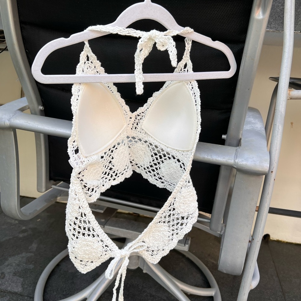Knit white halter padded Small
